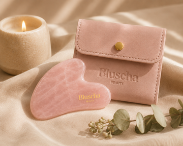 Bluscha® Face Gua Sha – Natuurlijke Rozenkwarts Gezichtsmassager inclusief Luxe Opbergetui