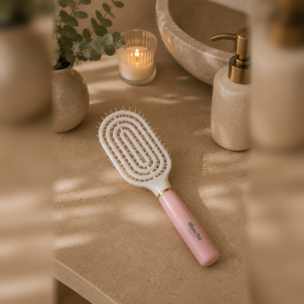 Bluscha Anti Klit Haarborstel roze wit lifestyle productfoto