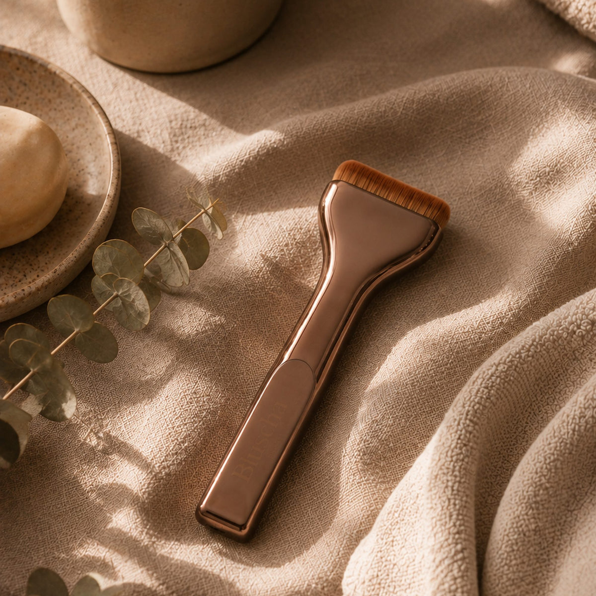 Bluscha Flat Foundation Brush brons flat lay