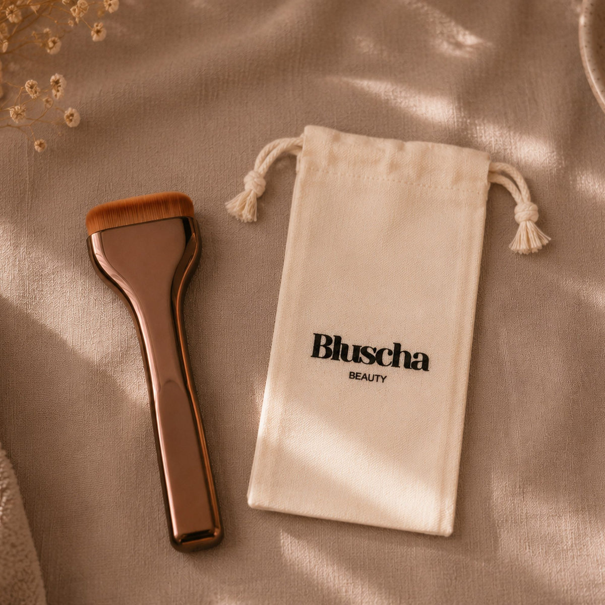 Bluscha Flat Foundation Brush brons met opbergzakje