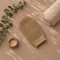 Bluscha Jute Scrub Handschoen in spa setting