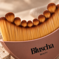 Close-up zachte synthetische borstelharen Bluscha gezichtsborstel