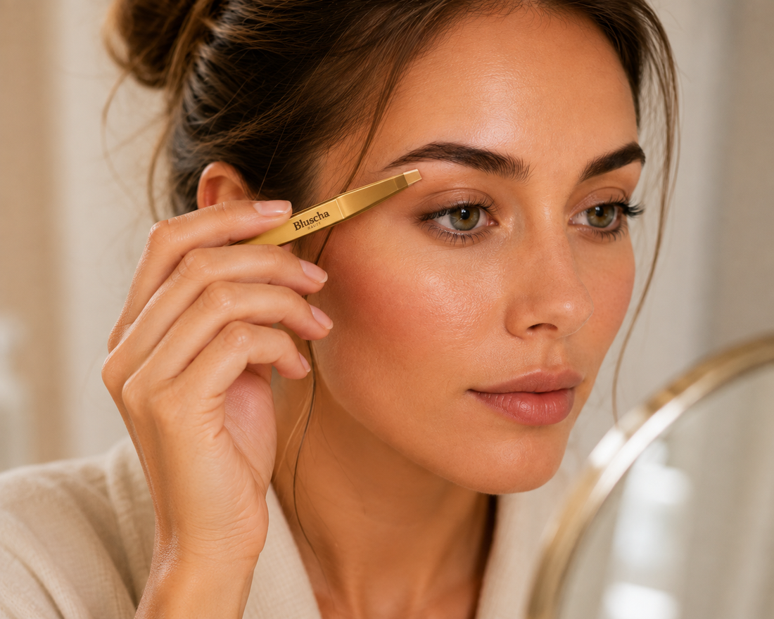 Bluscha® – Wenkbrauw Pincet – Epileerpincet voor Gezicht – Tweezers – Wenkbrauwen Epileren – Ontharen – Schuine Punt – RVS – Goud